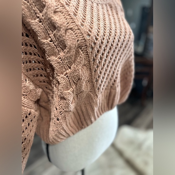 Urban Outfitters Sweater Women’s Small Brown Cable Knit Cropped Long Sleeve - Picture 4 of 7